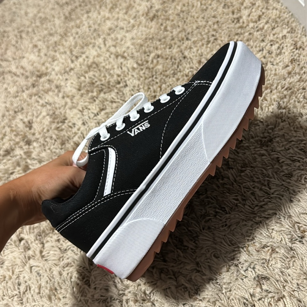 Vans Seldan ST Women’s Platform Sneakers